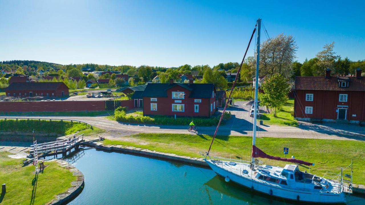 Byggmaestare Villan Motala Buitenkant foto