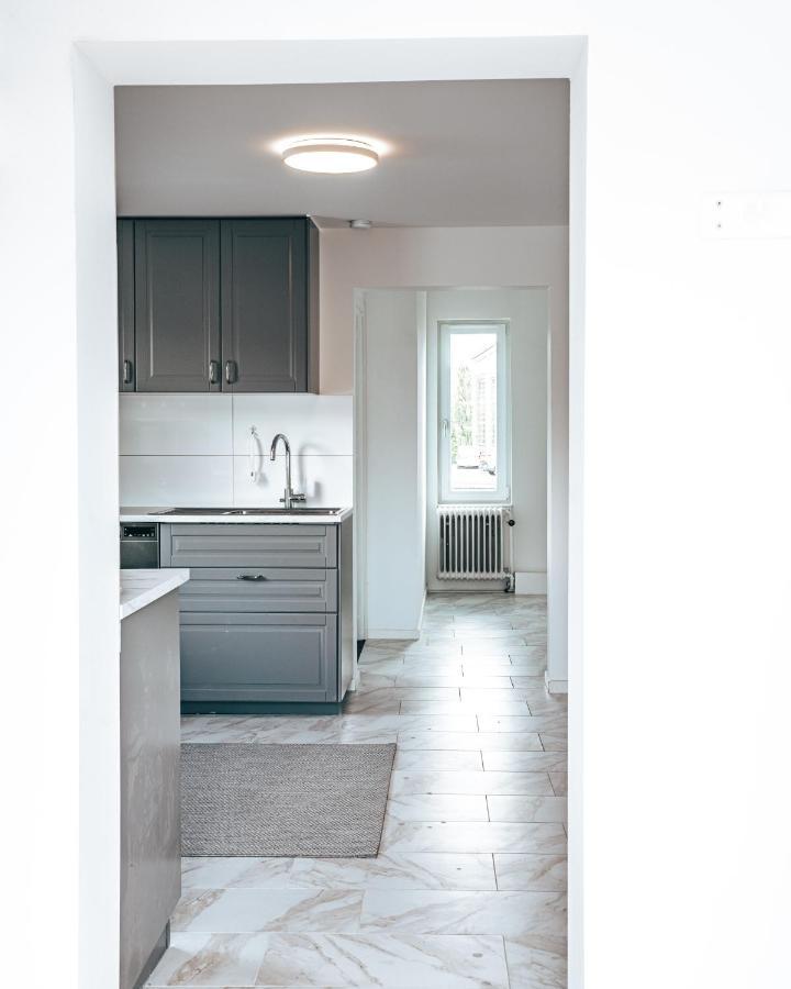 Byggmaestare Villan Motala Buitenkant foto