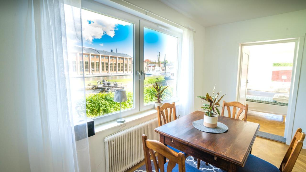 Byggmaestare Villan Motala Buitenkant foto